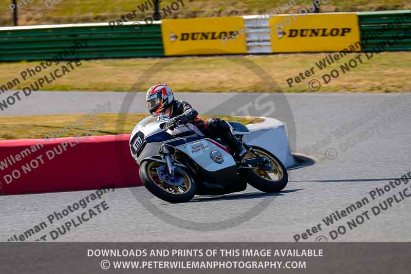 Vintage motorcycle club;eventdigitalimages;mallory park;mallory park trackday photographs;no limits trackdays;peter wileman photography;trackday digital images;trackday photos;vmcc festival 1000 bikes photographs